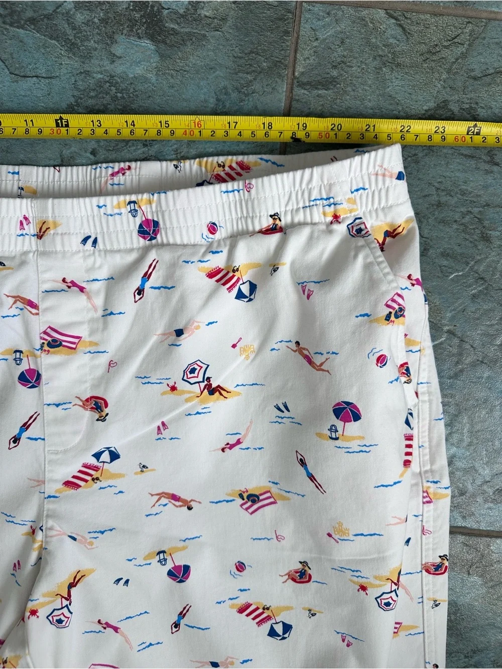 Lands' End Shorts Womens 24W Mid Rise Pull On Elastic Travel Beach Graphic Print